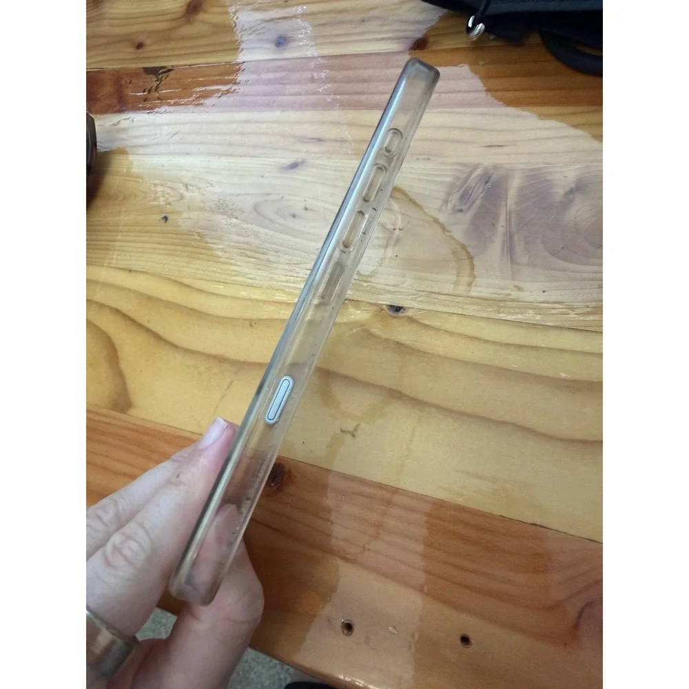 Apple MagSafe Clear Case – iPhone 16 Plus – Used